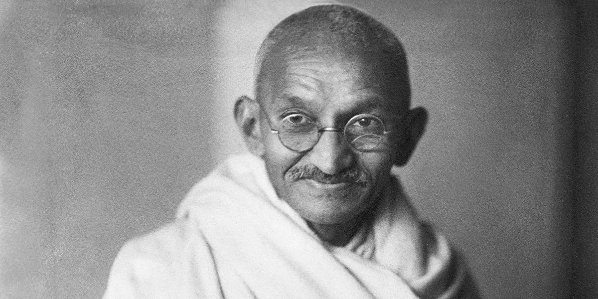 Portrait de Gandhi, ou visuel évoquant la prise de parole publique